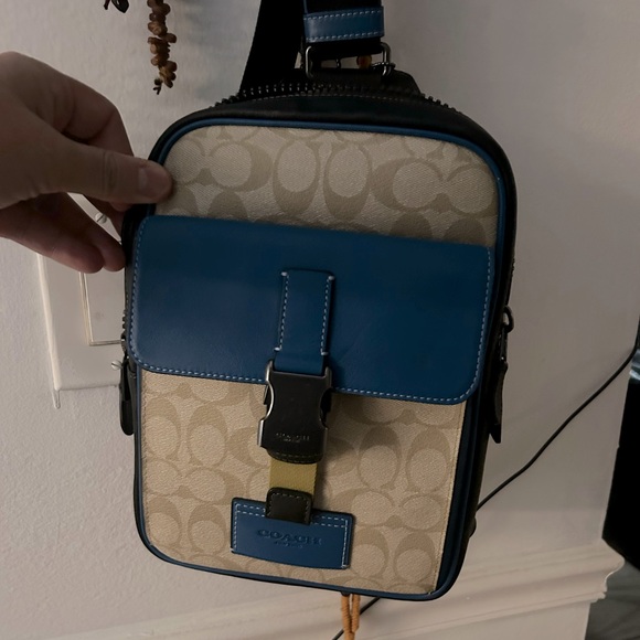 Coach Track Pack In Colorblock Signature Canvas Light Khaki Blue Jay Multi CH117 - Picture 1 of 4